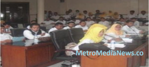Perawat Gerudug Gedung DPRD Subang