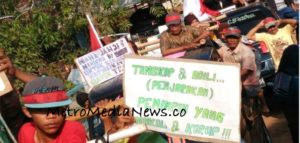 Warga Desa Ciasem tengah Geruduk Gedung DPRD Subang