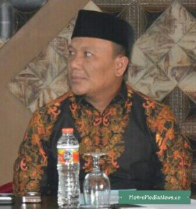 Wakil Bupati Karawang Berang, Bantuan Untuk Anak Yatim di Sunat