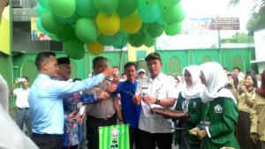 Penutupan MPLS SMK Satria Jakarta Ditandai Dengan Pelepasan Balon
