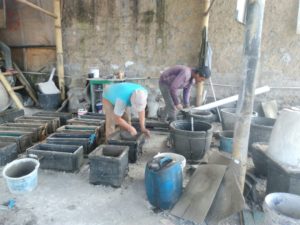 Pengrajin Pot Hias di KBB Tak Diperhatikan Pemerintah Setempat   ‎