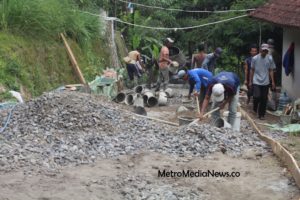 Warga Sambut Baik Rampungnya Pengerjaan Rabat Betonisasi di Kampung Tipar