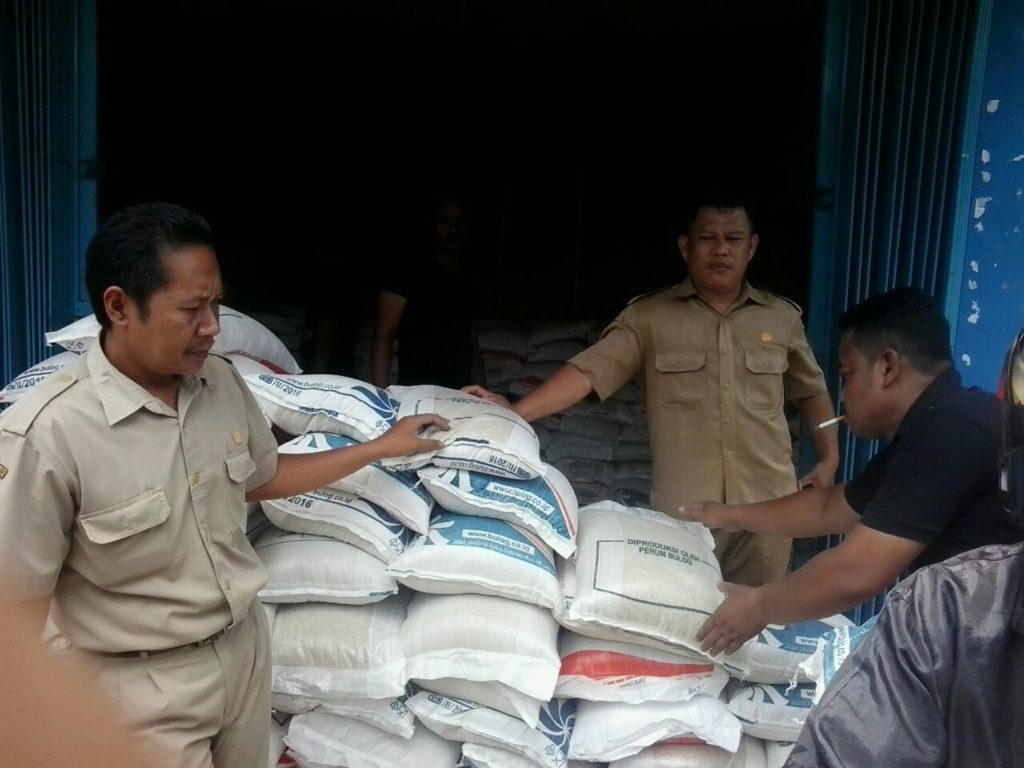 651 KPM Desa Jambudipa Apresiasi Dan Sambut Baik Bantuan Raskin Dari Pemerintah
