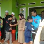 Pemdes Bunisari Apresiasi Pemberian Santunan Untuk 130 Anak Yatim Yang Di Gelar PB Sinar Cemerlang IMG-20170925-WA0055