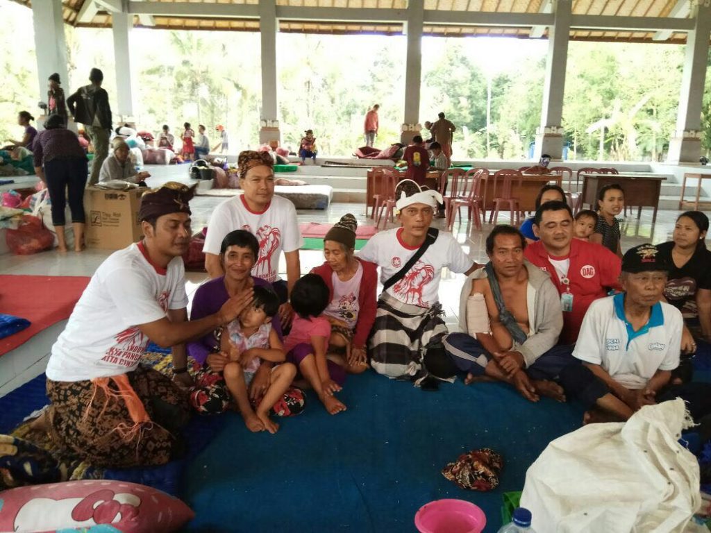 DAG Salurkan Bantuan Kepada Warga Pengungsi Gunung Agung