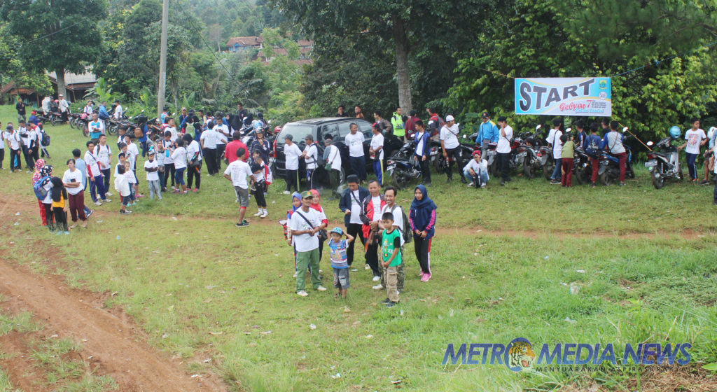 Camat dan Kapolsek Mande Apresiasi Jalan Santai yang Digelar Pemdes Mekarjaya