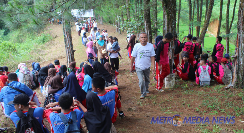 Seribu Peserta Ikut Jalan Santai Jelajahi Situs Gunung Mananggel Mekarjaya Mande
