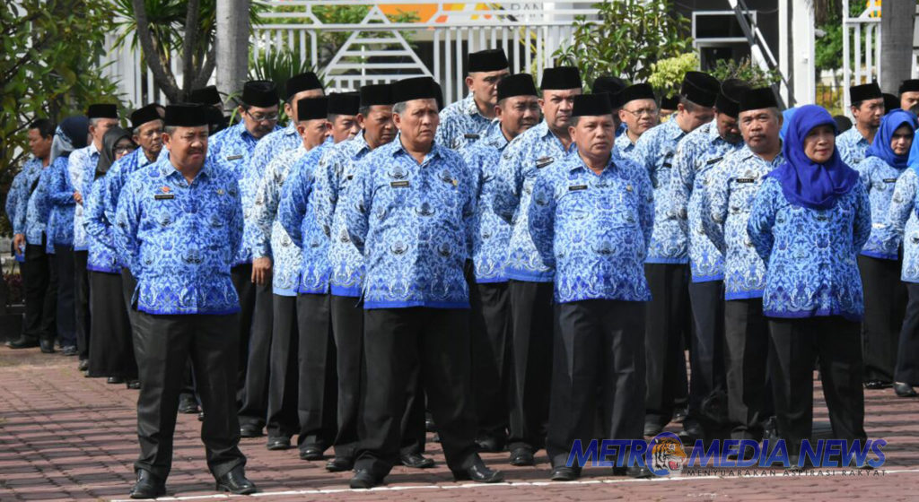 Bupati Karawang Pimpin Upacara HUT KORPRI ke 46 Tingkat Kabupaten Karawang Tahun 2017