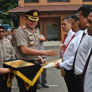 41 Personil Polres dan Polsek Yang Berprestasi Dapat Penghargaan Dari Kapolres Metro Jakarta Barat
