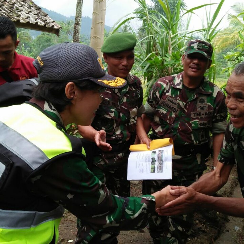 Dandim 0608 dan Bupati Cianjur Kunjungi Penerima Rutilahu