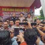 Polres Jakbar Musnahkan Barang Bukti 1,3 Ton Ganja dan Sabu IMG-20180308-WA0044