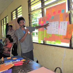 Agar Murid Pintar, Guru-Guru Ini Mengajar Pakai Bahasa Daerah