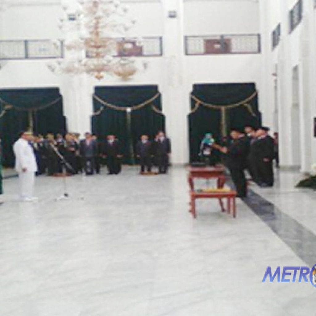 Gubernur Jabar Resmi Melantik Ating Rusnatim Sebagai Wakil Bupati Subang Sisa Masa Jabatan 2013-2018