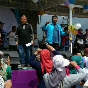 Ratusan Warga Kiarajangkung Meriahkan Peringatan Hari Kartini dengan Senam Massal dan Perlombaan