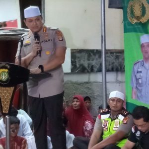 Kapolres Metro Jakarta Barat Gelar Bukber dan Santunan