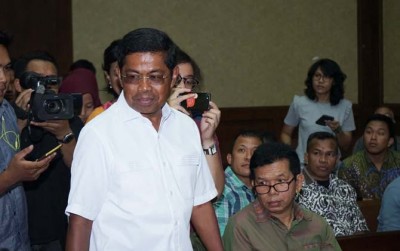 sambangi-kpk-ternyata-mensos-idrus-marham-diperiksa-soal-kasus-suap_m_214325.jpeg