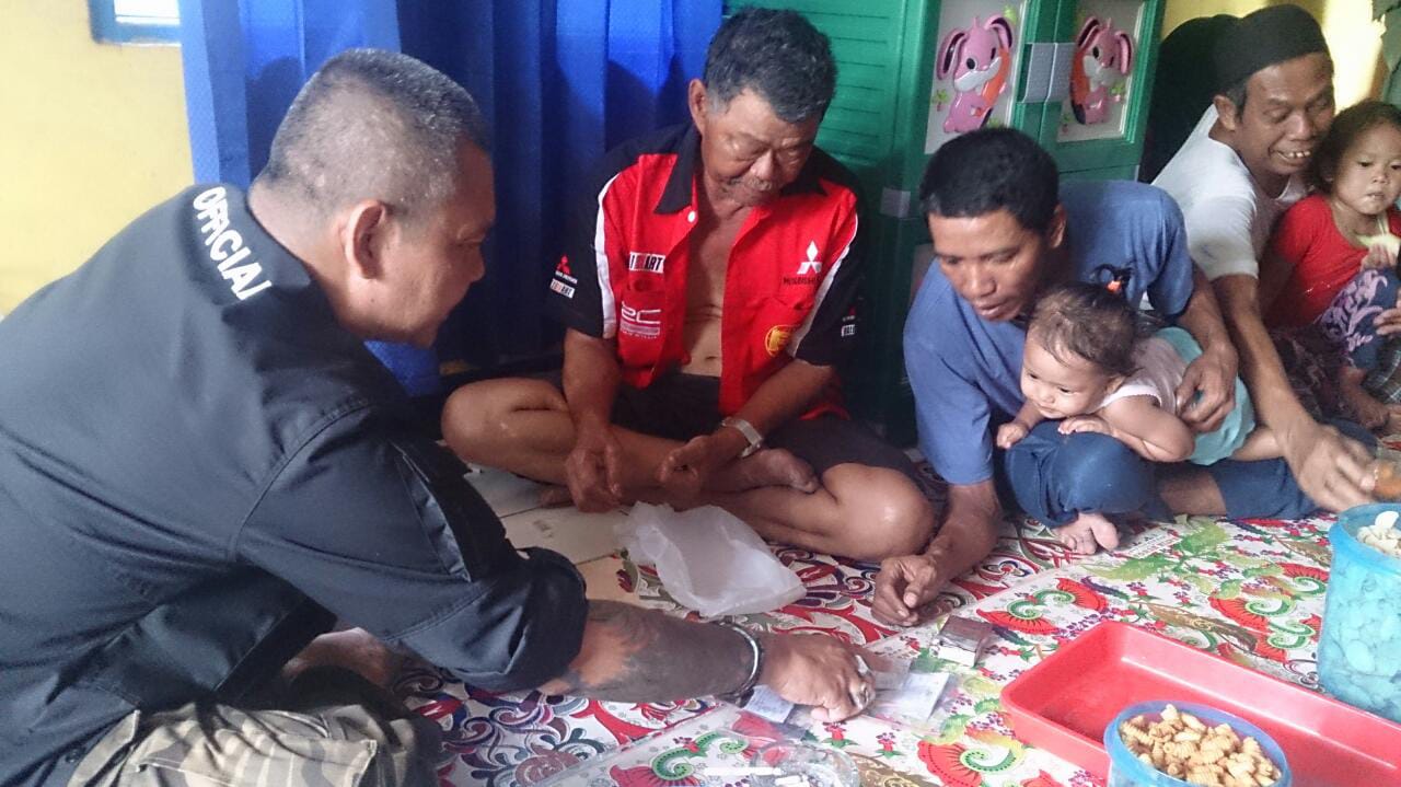 Akhirnya Tukang Becak Yang Terlantar Bertemu Keluarganya IMG-20180629-WA0038.jpg