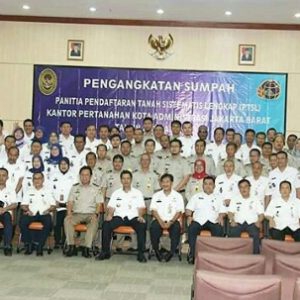 56 Lurah di Jakbar, Diangkat Sumpah Sebagai Panitia PTSL