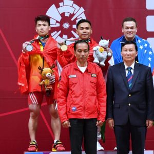 Presiden Jokowi Saksikan Eko Yuli Sabet Emas dari Cabang Angkat Besi