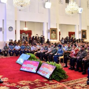 Masuki Situasi “Normal Baru”, Jokowi Ingatkan Perwira TNI-Polri Untuk Ikuti Perkembangan Zaman