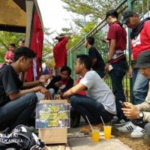 Ratusan Anggota Persikasi Fans Gelar Aksi Penggalangan Dana Untuk Lombok