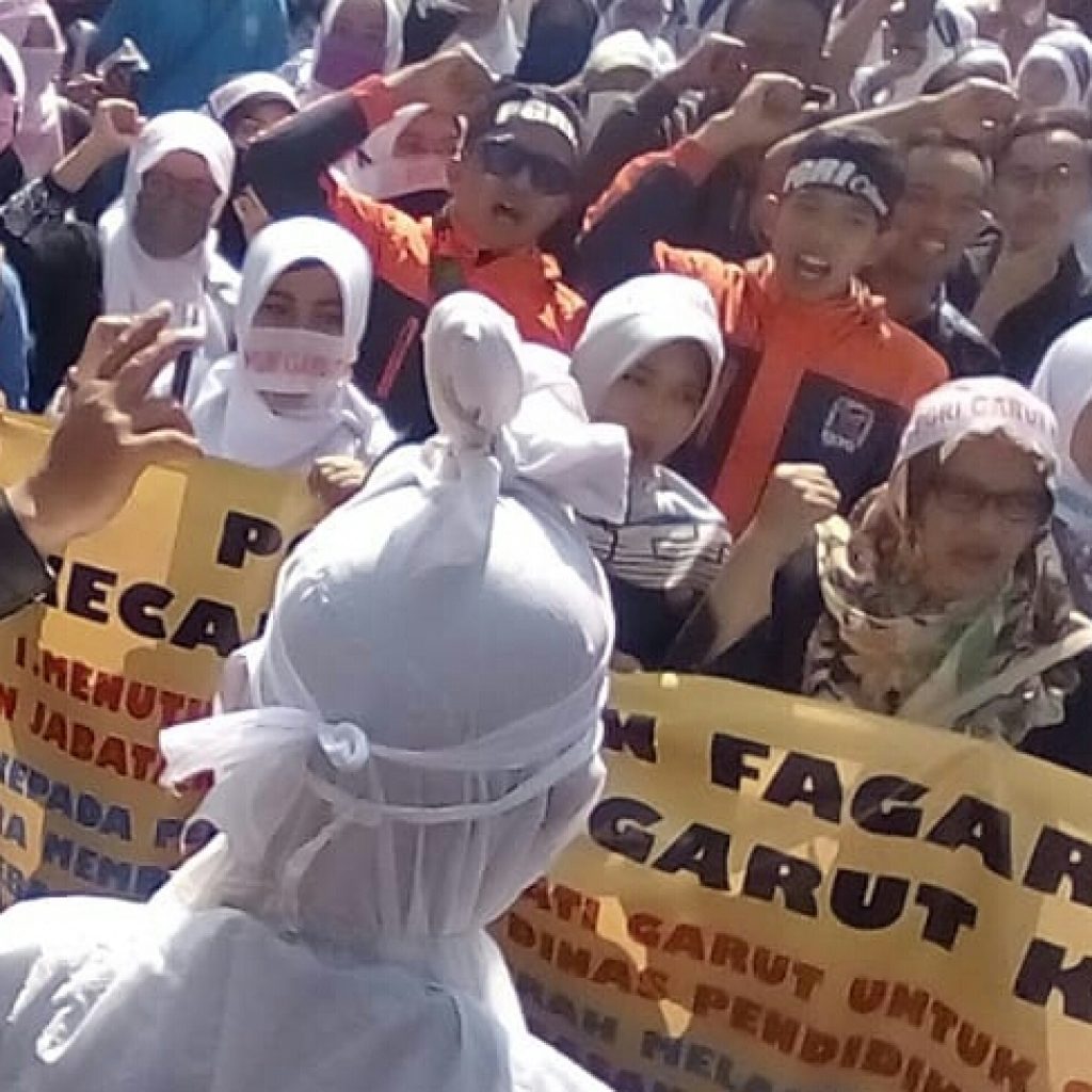 Ribuan Guru di Garut Gelar Aksi Demo, Buntut PLT Kadisdik Sebut Guru Honorer Guru Ilegal