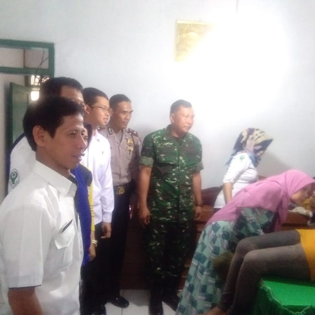 Warga Cugenang Antusias Mengikuti Kegiatan Pelayanan KB Kesehatan