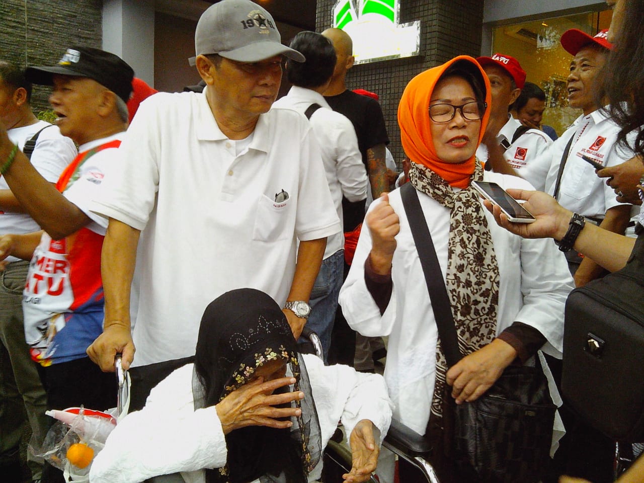 Dari Remaja Belia Sampai Lansia Hadir Sambut Presiden Joko Widodo di Cianjur IMG-20190208-WA0068