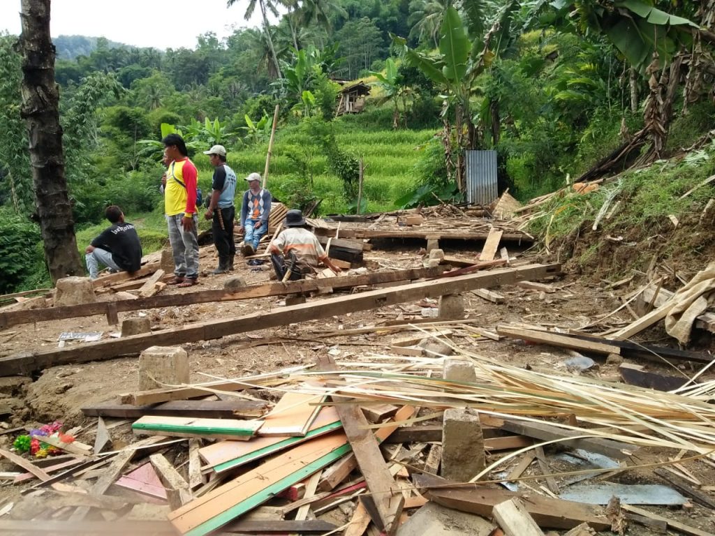 Korban Longsor Puncakbaru Berharap Bantuan