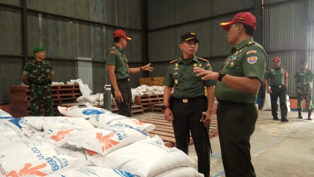 Tim Sergap Mabes TNI AD dan Dandim 0608/Cianjur Tinjau Gudang Bulog Cianjur