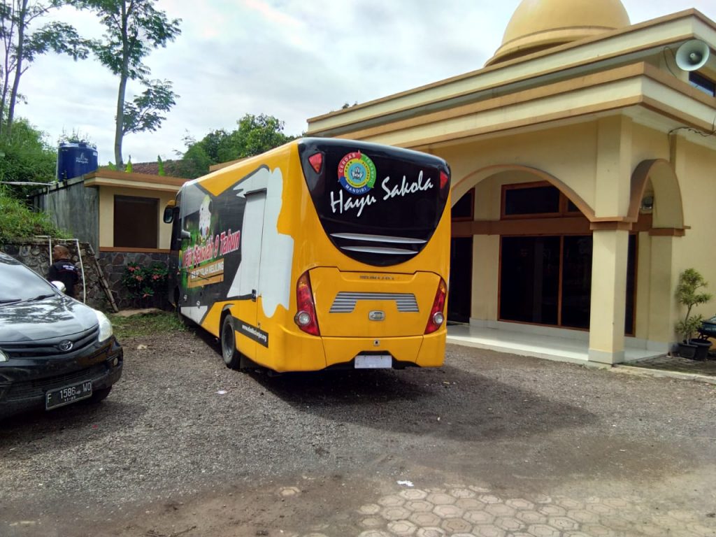 Bus Sekolah Senilai Rp600 Juta, 3 Tahun Tak Beroperasi Hingga Berkarat di Kantor Disdik Cianjur