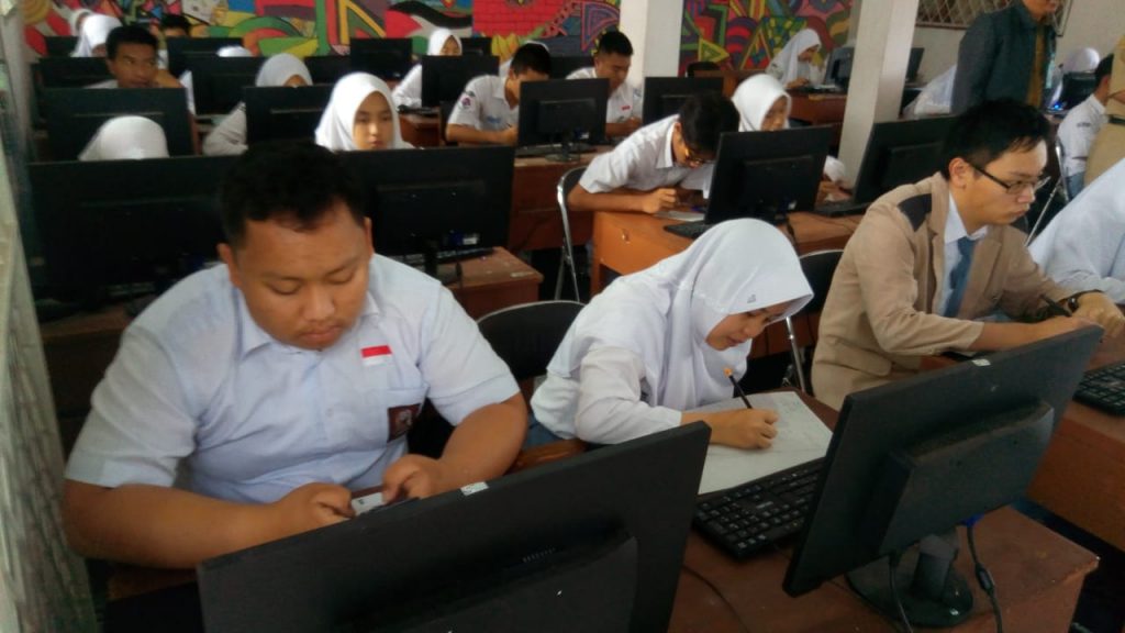 Pelaksanaan UNBK SMAN 1 Sukaresmi Berjalan Lancar