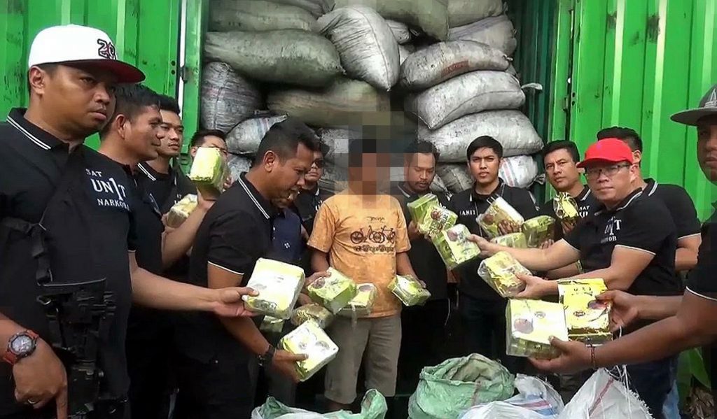 Polisi Amankan Kontainer Bermuatan Sabu
