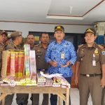 Satpol PP Sita Ratusan Kembang Api di Pasar Asemka IMG-20190601-WA0095.jpg