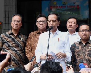 Jokowi Jenguk Menkopolhukam di RSPAD