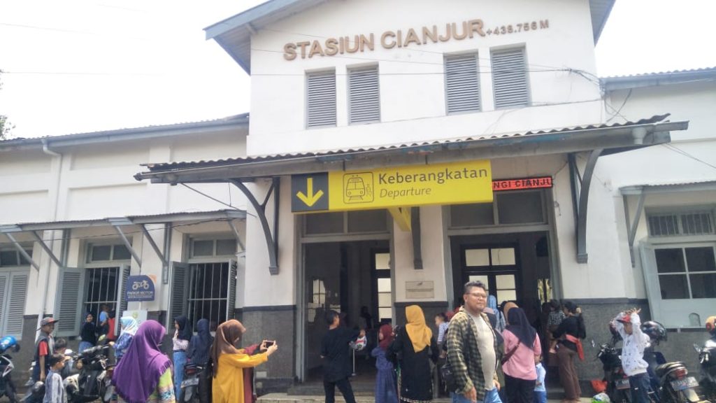 Jelang Libur Tahun Baru, Stasiun KA Siliwangi Alami Kenaikan Penumpang Hingga 40 Persen