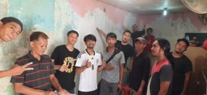 Karang Taruna 07 Angke Gotong Royong Bersihkan Kantor Sekretariat