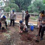 Sat Brimobda PMJ Bersama Kapolres Jaktim Gelar Giat Bersih-Bersih Sampah dan Penanaman Pohon IMG-20200124-WA0108.jpg