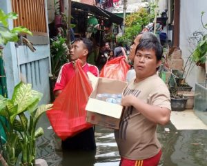 Warga Apresiasi Cepat Tanggap Lurah Pejagalan Dalam Melayani Warga Korban Banjir