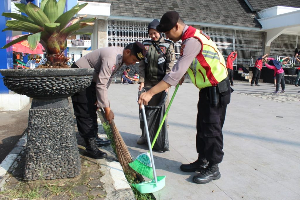 Wujudkan Lingkungan Sehat, Polres Sukabumi Kota Gelar Korvei Bersama Warga