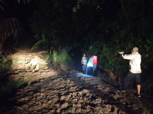 Tebing Longsor, Jalur Bandung-Cianjur Lumpuh Total