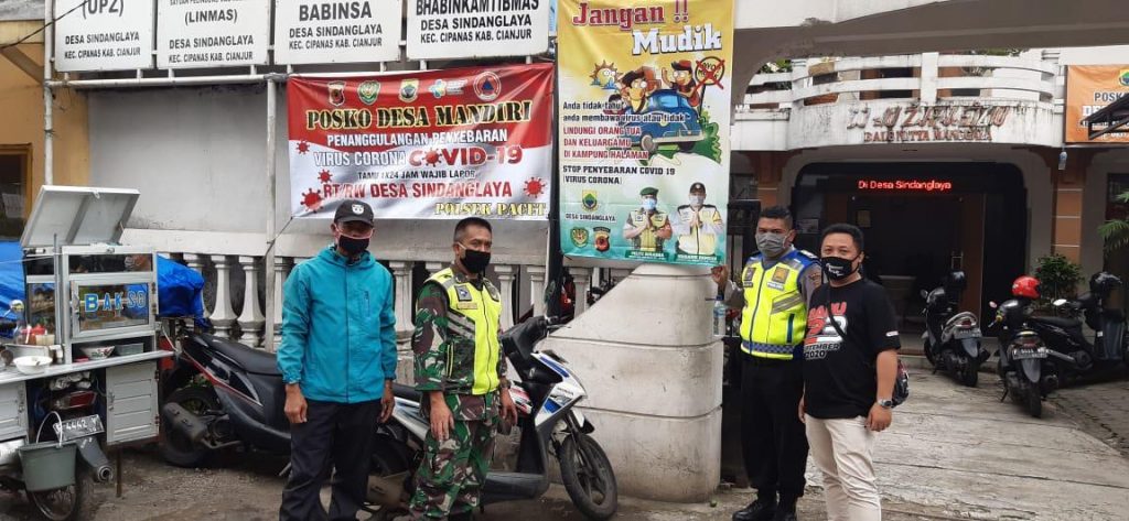 Pasang Spanduk, Polres Cianjur Imbau Warga Tak Mudik di Tengah Pandemi Covid-19