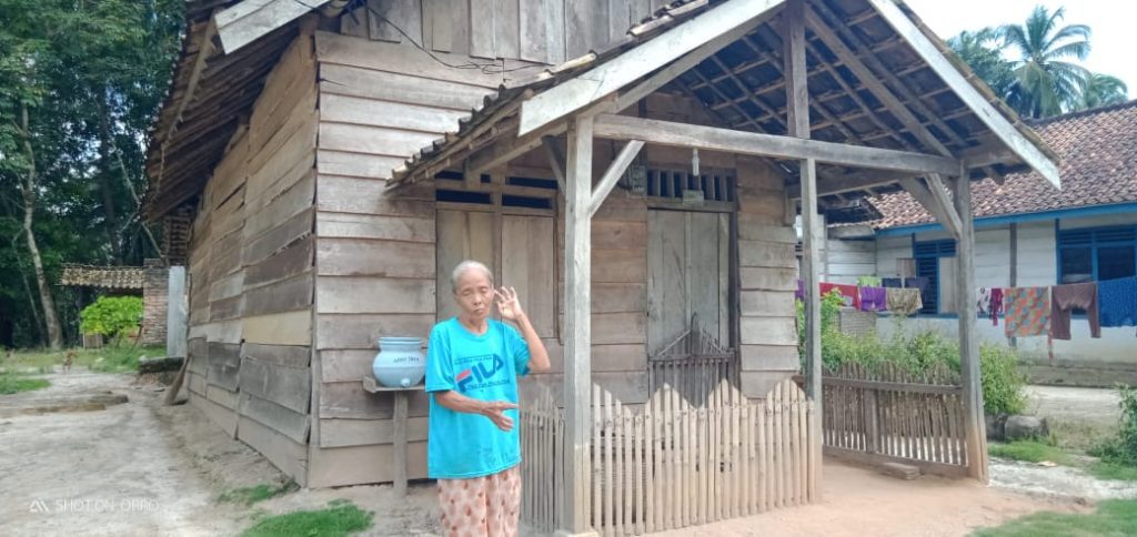 Warga Mengeluh, Diduga Kepala Kampung Bumi Dana ‘Tebang Pilih’ Berikan BLT