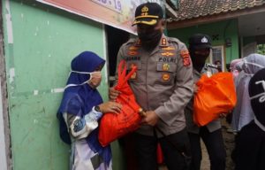 Polri Peduli, Polres Cianjur Gelar Baksos Serentak Peduli Covid-19