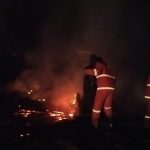 Diduga Korsleting, Tempat Gesekan Kayu di Mande Cianjur Ludes Terbakar WhatsApp Image 2020-07-28 at 16.55.28