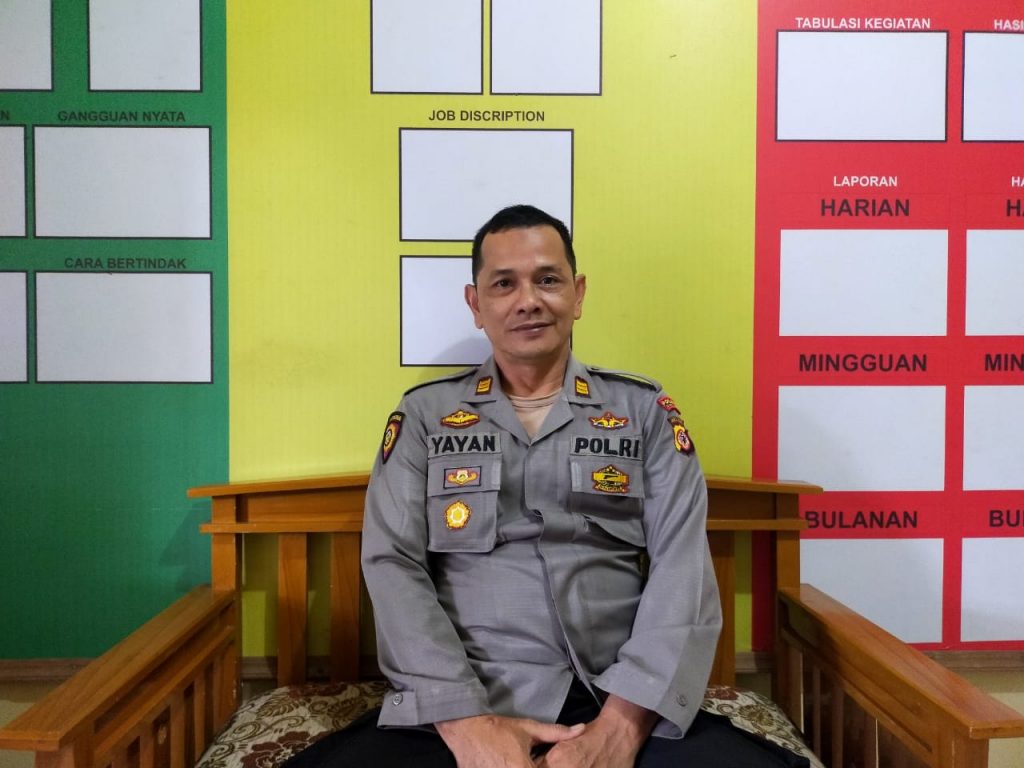 Rentan Kecelakaan, Kapolsek Naringgul Larang Warga Parkir di Badan Jalan Nasional