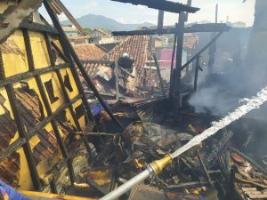 Diduga Korsleting, Tiga Rumah Milik Warga Ludes Dilalap Si Jago Merah