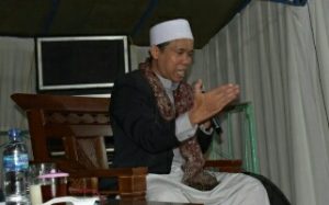 Masyarakat Kadu Gede Kuningan Antusias Dengar Ceramah KH Haerudin Sahroni
