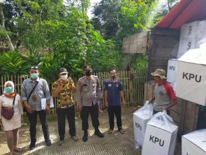 PPK Naringgul Terima Logistik Untuk Pemilihan Bupati dan Wakil Bupati Cianjur Tahun 2020