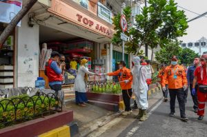 Cegah Covid-19, Pemkab Cianjur Semprot Disinfektan
